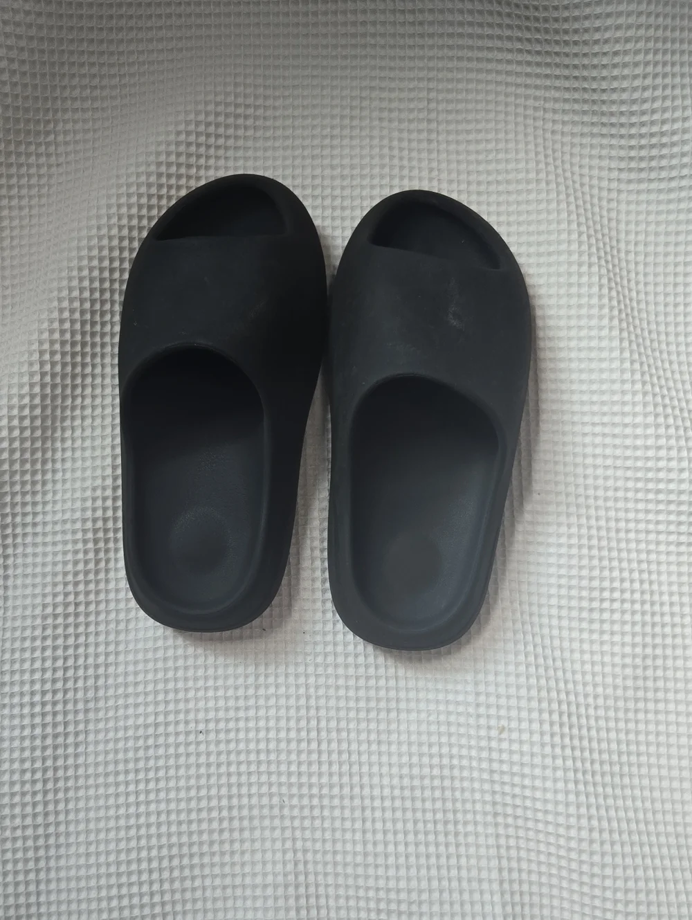 Yeezy YS 01 Black Slide Sandals